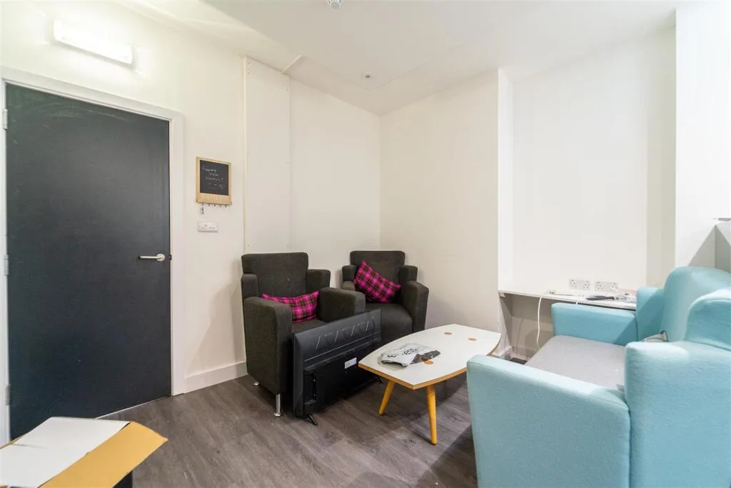 5 bedroom house for rent
