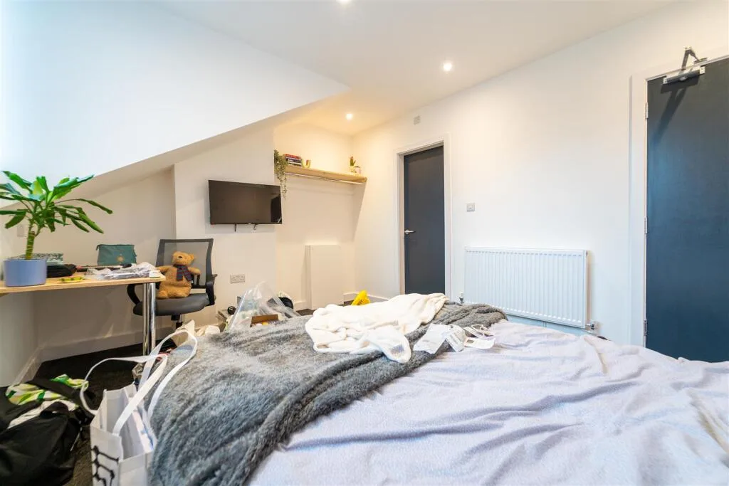 5 bedroom house for rent