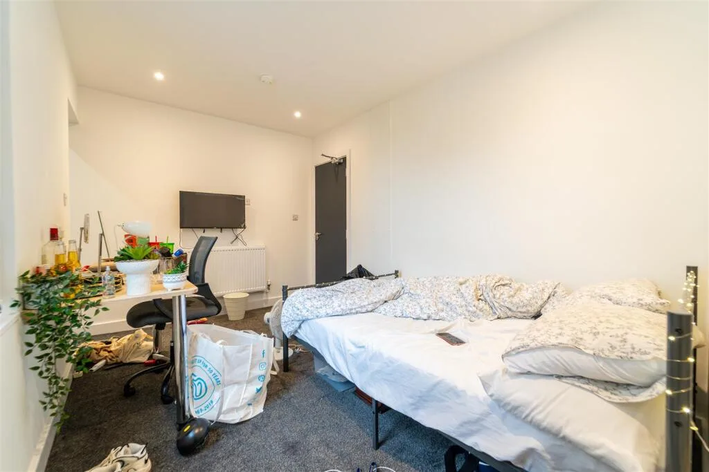 5 bedroom house for rent