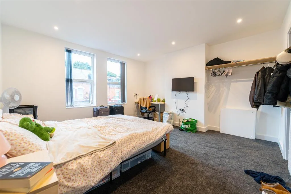 5 bedroom house for rent