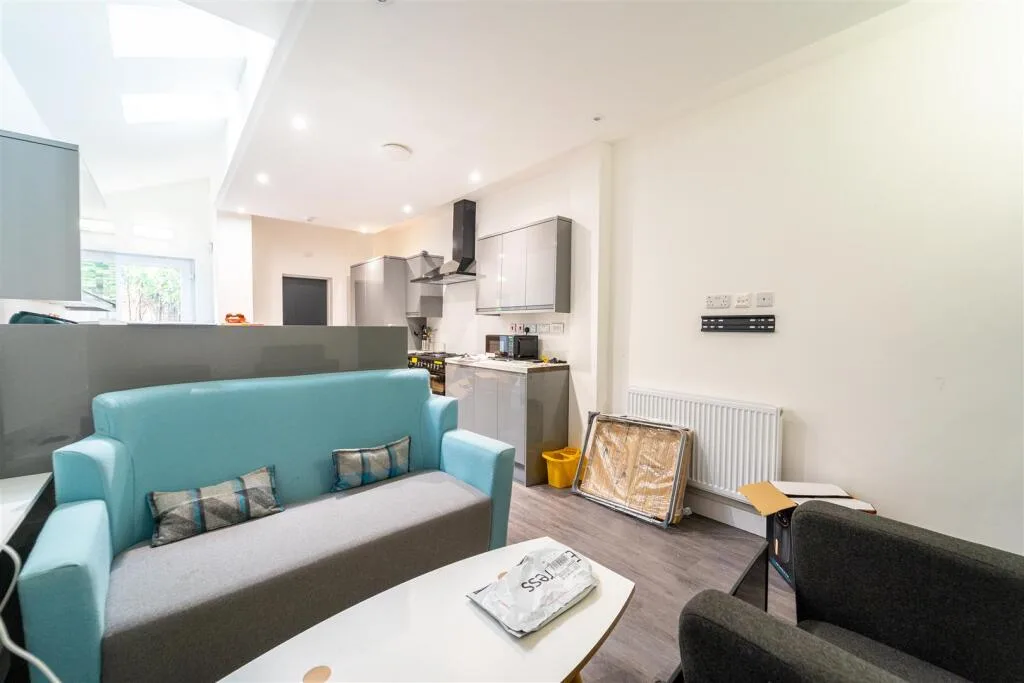 5 bedroom house for rent