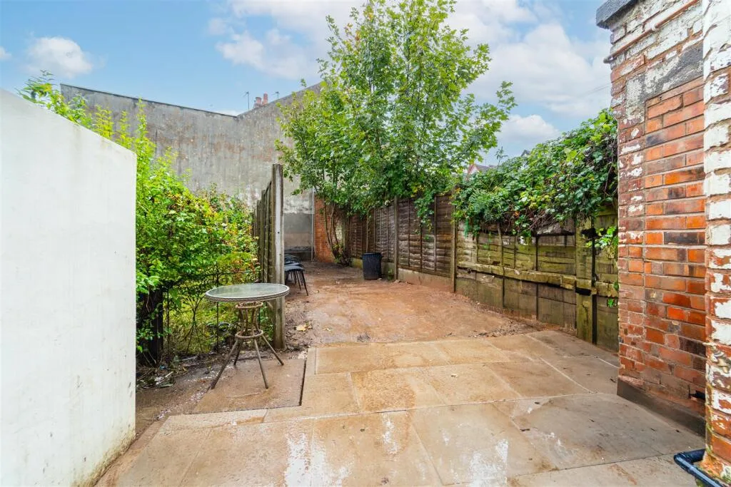 5 bedroom house for rent