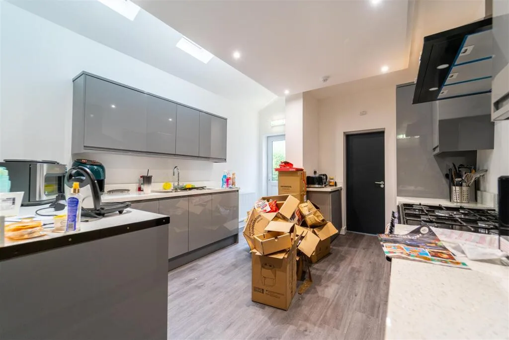 5 bedroom house for rent