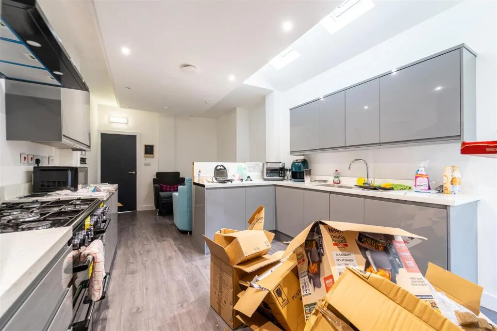 5 bedroom house for rent