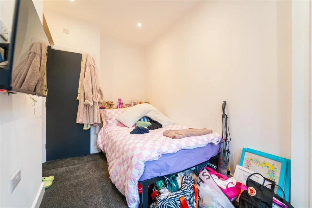 5 bedroom house for rent