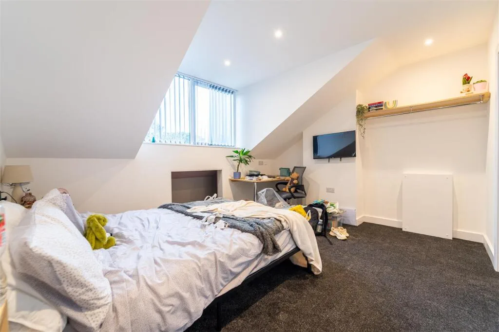 5 bedroom house for rent