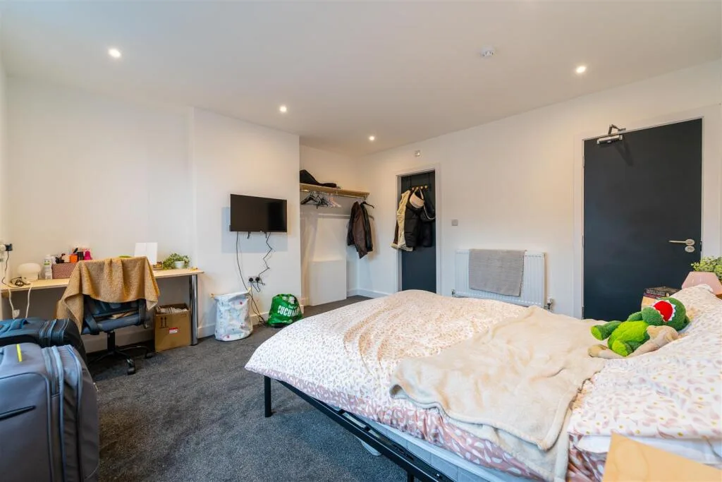 5 bedroom house for rent