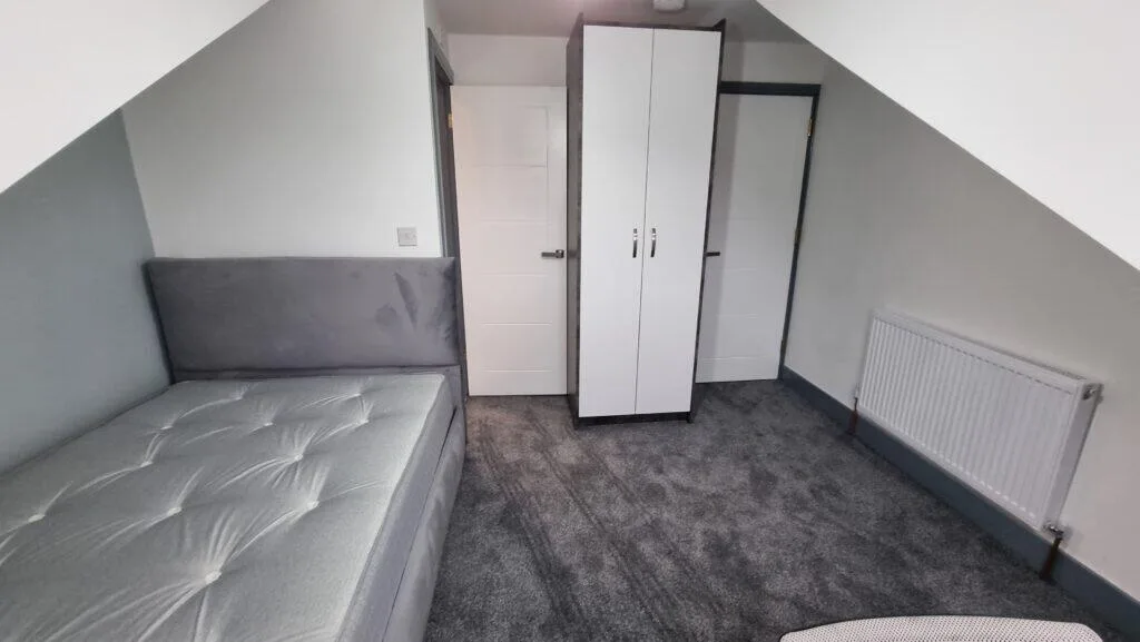 6 bedroom terraced house for rent