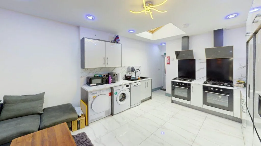 6 bedroom terraced house for rent