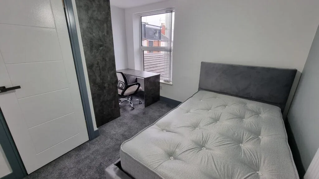 6 bedroom terraced house for rent
