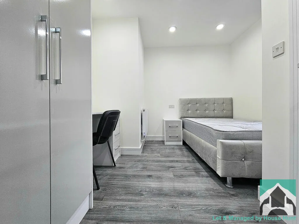 9 bedroom house for rent