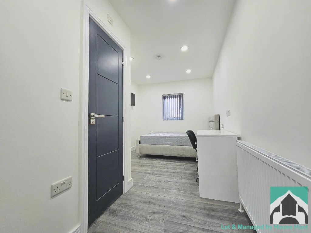 9 bedroom house for rent