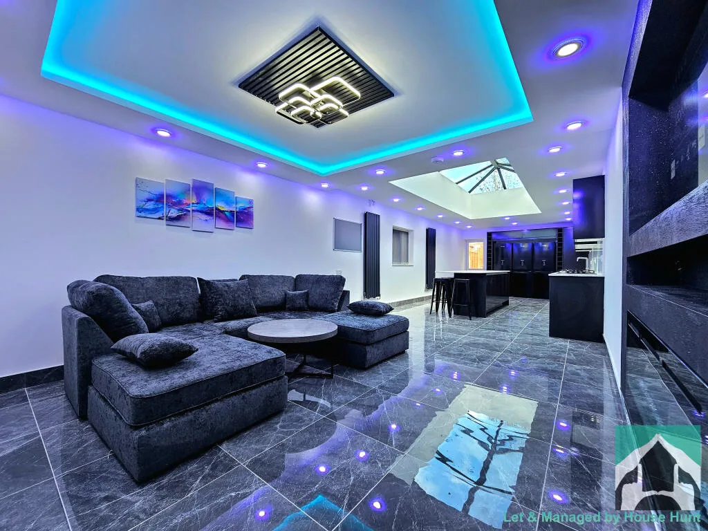 9 bedroom house for rent