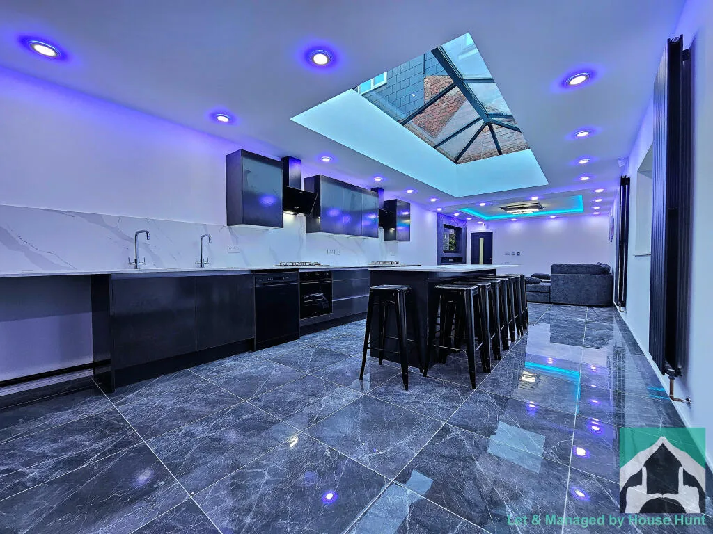 9 bedroom house for rent