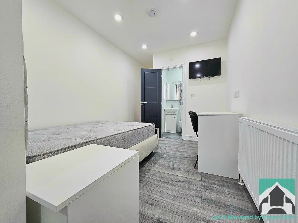 9 bedroom house for rent