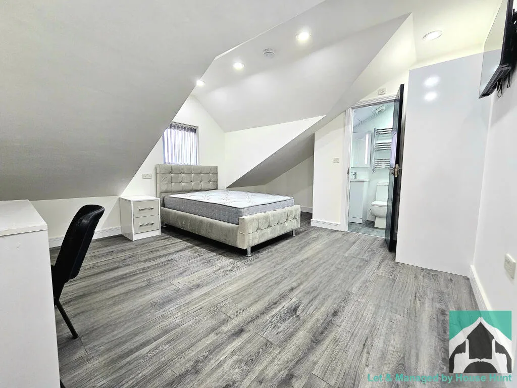 9 bedroom house for rent