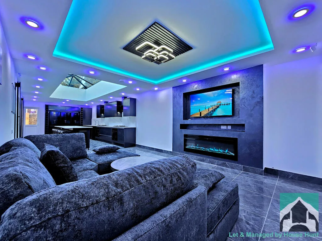 9 bedroom house for rent