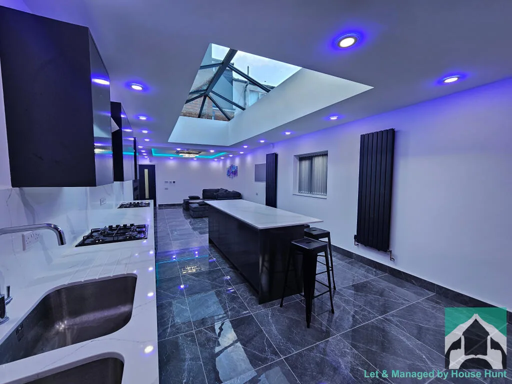 9 bedroom house for rent