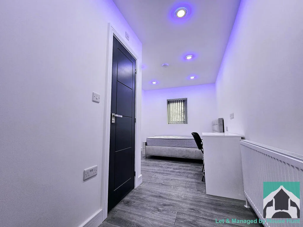 9 bedroom house for rent