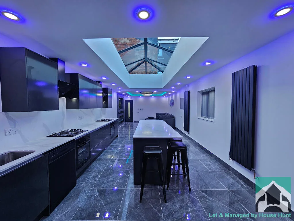 9 bedroom house for rent