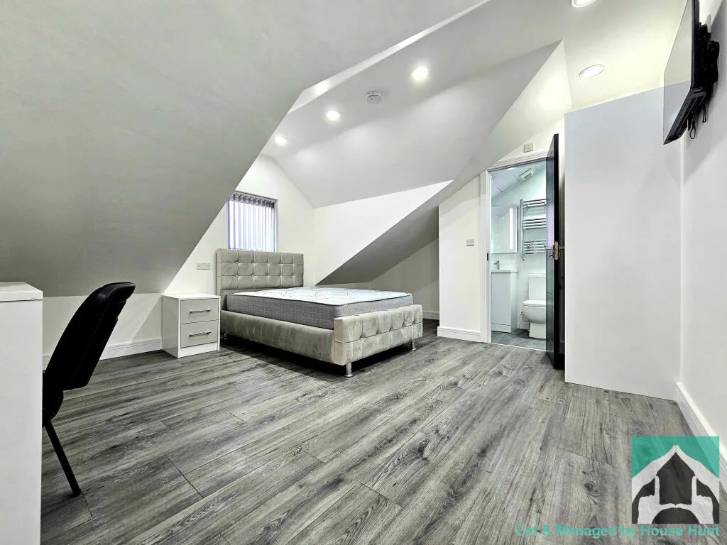 9 bedroom house for rent
