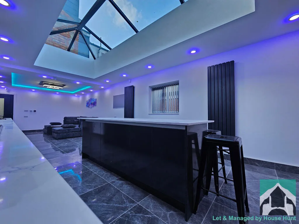 9 bedroom house for rent