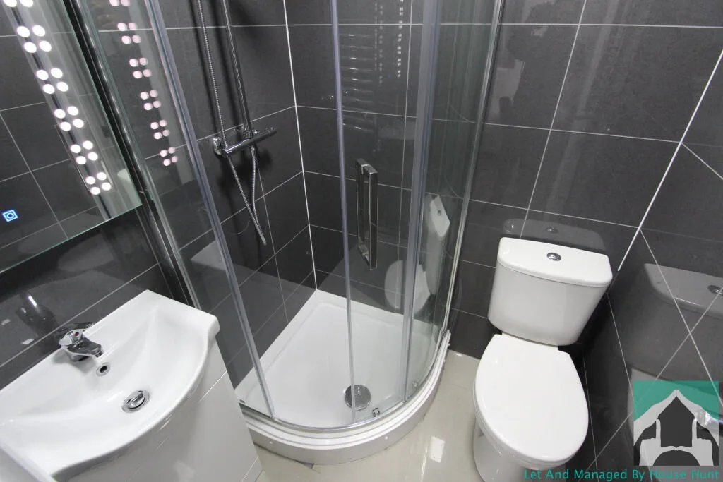 7 bedroom terraced house for rent