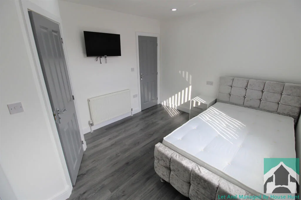 7 bedroom terraced house for rent