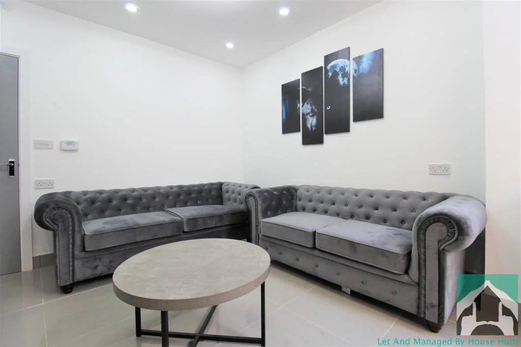 7 bedroom terraced house for rent