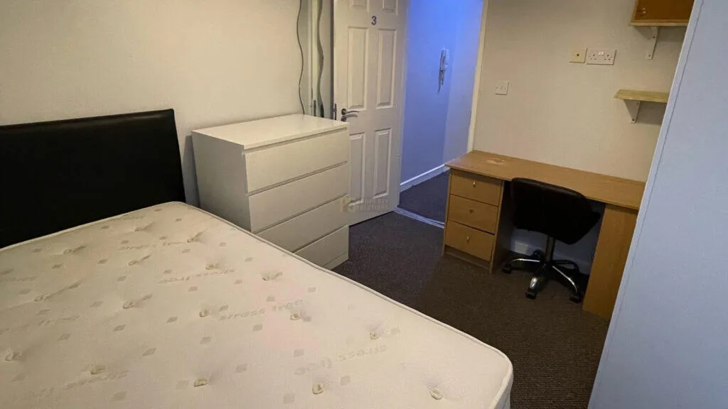 7 bedroom terraced house for rent