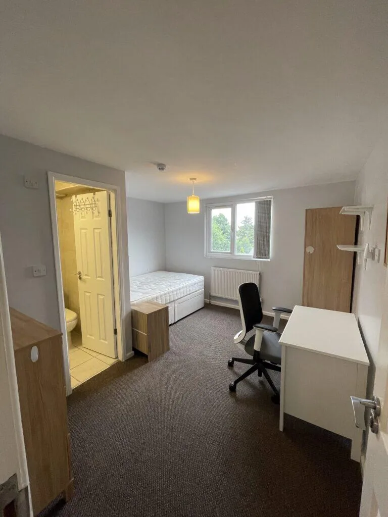 7 bedroom terraced house for rent