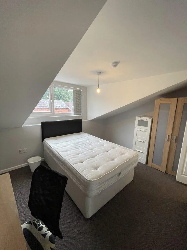 7 bedroom terraced house for rent