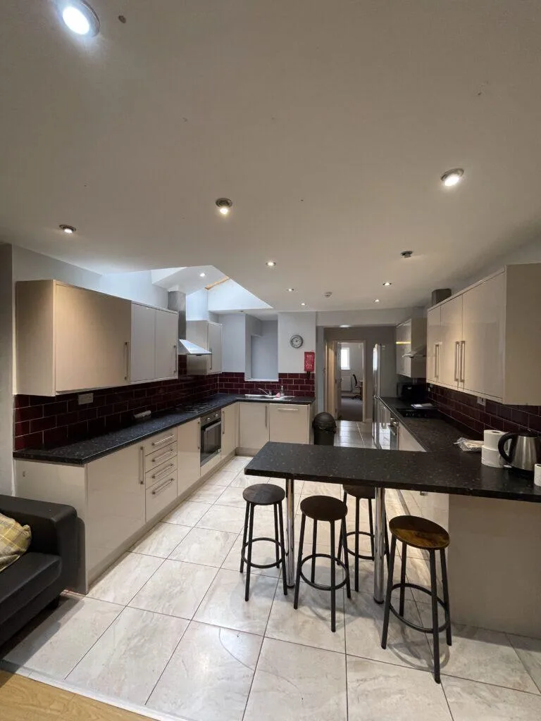 7 bedroom terraced house for rent