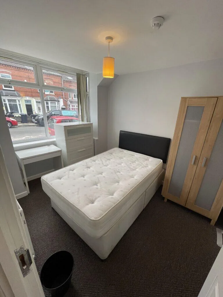 7 bedroom terraced house for rent
