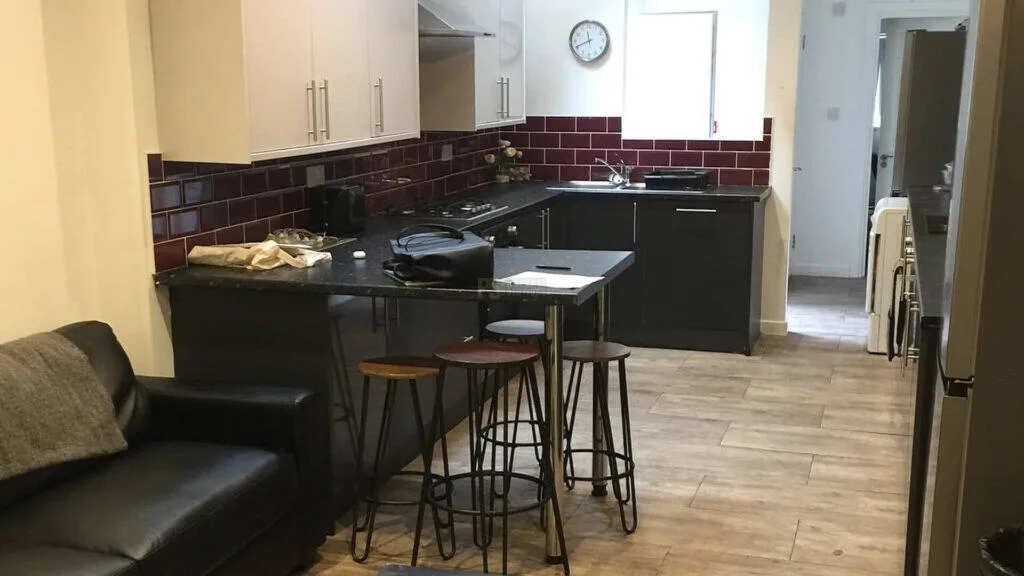 7 bedroom terraced house for rent