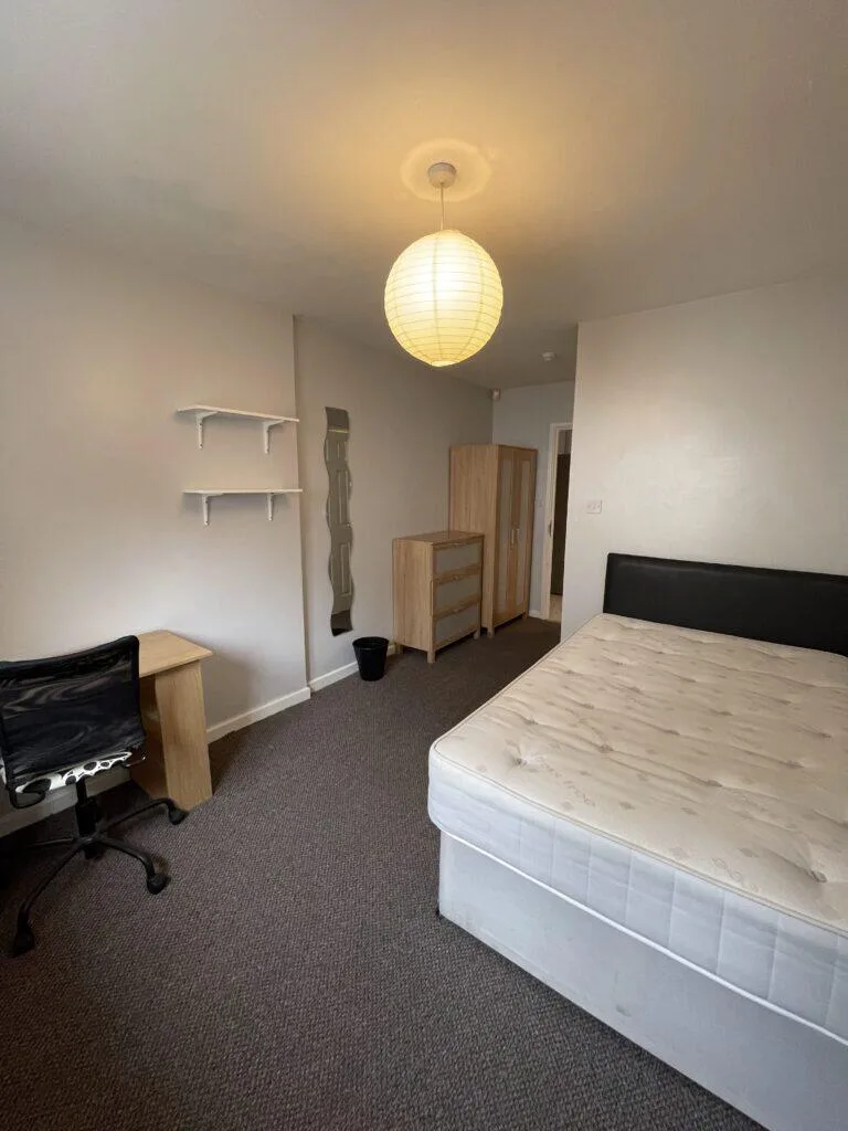7 bedroom terraced house for rent