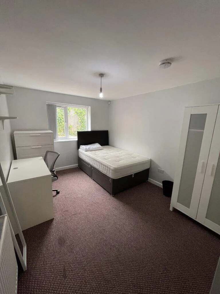 7 bedroom terraced house for rent