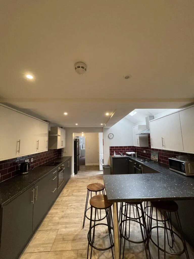 7 bedroom terraced house for rent