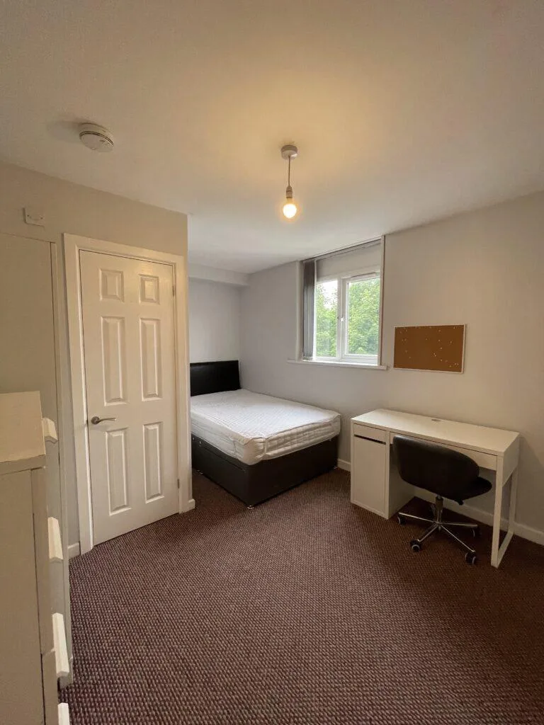 7 bedroom terraced house for rent