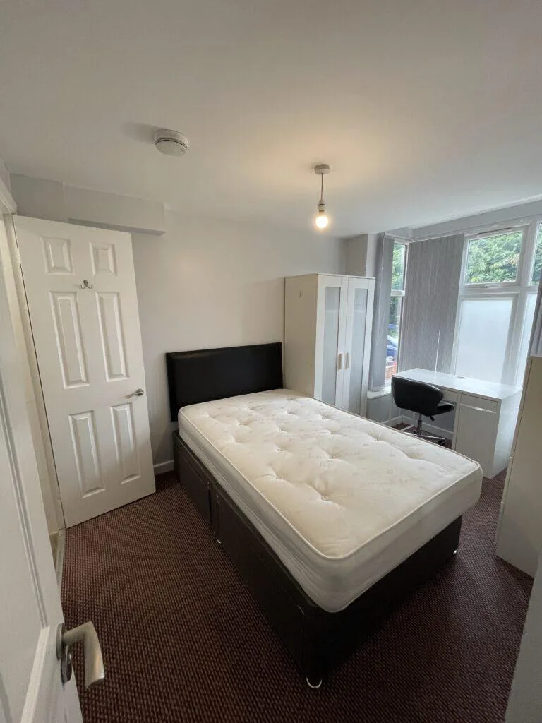 7 bedroom terraced house for rent