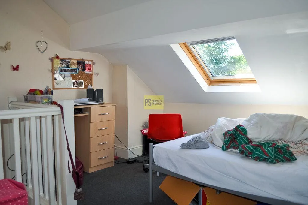 5 bedroom terraced house for rent