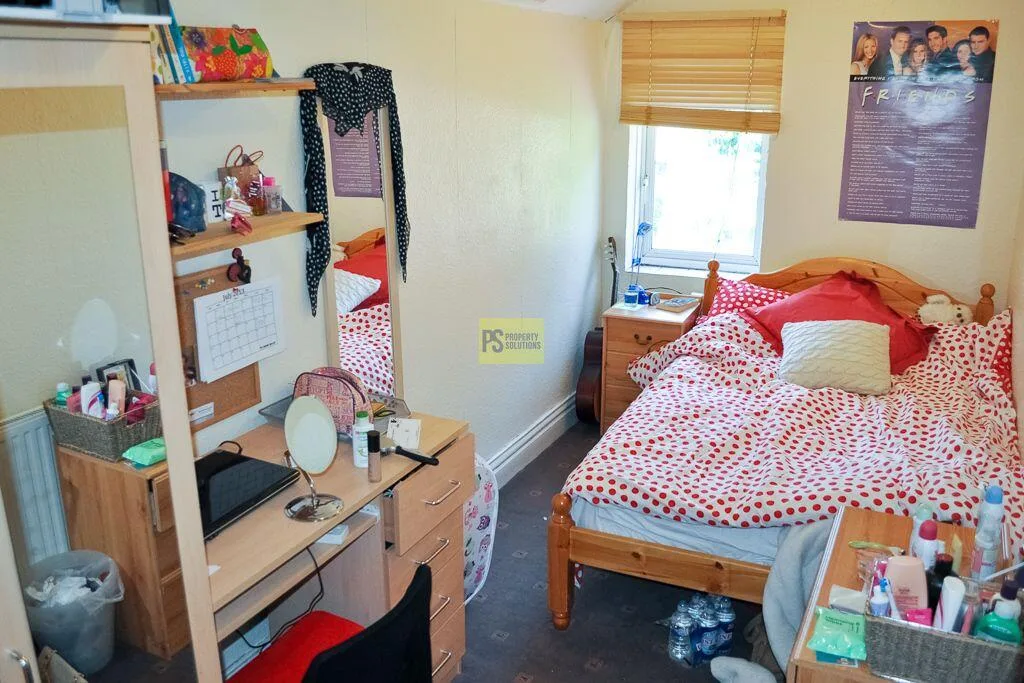 5 bedroom terraced house for rent