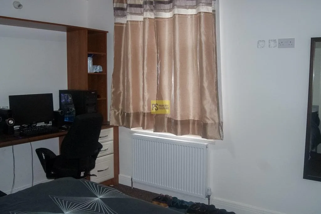 5 bedroom terraced house for rent