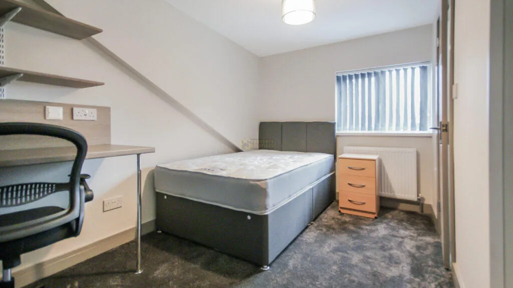 7 bedroom terraced house for rent