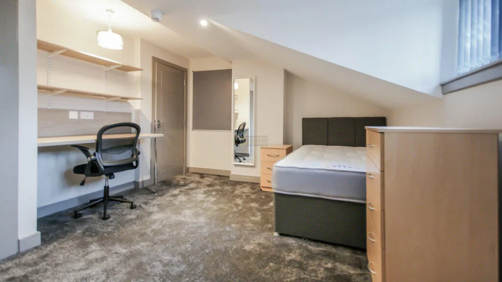 7 bedroom terraced house for rent
