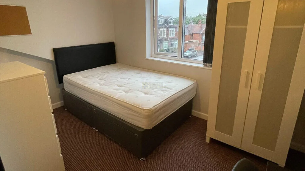 7 bedroom terraced house for rent