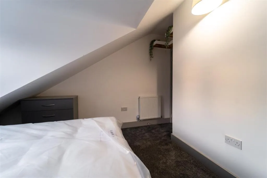 5 bedroom house for rent