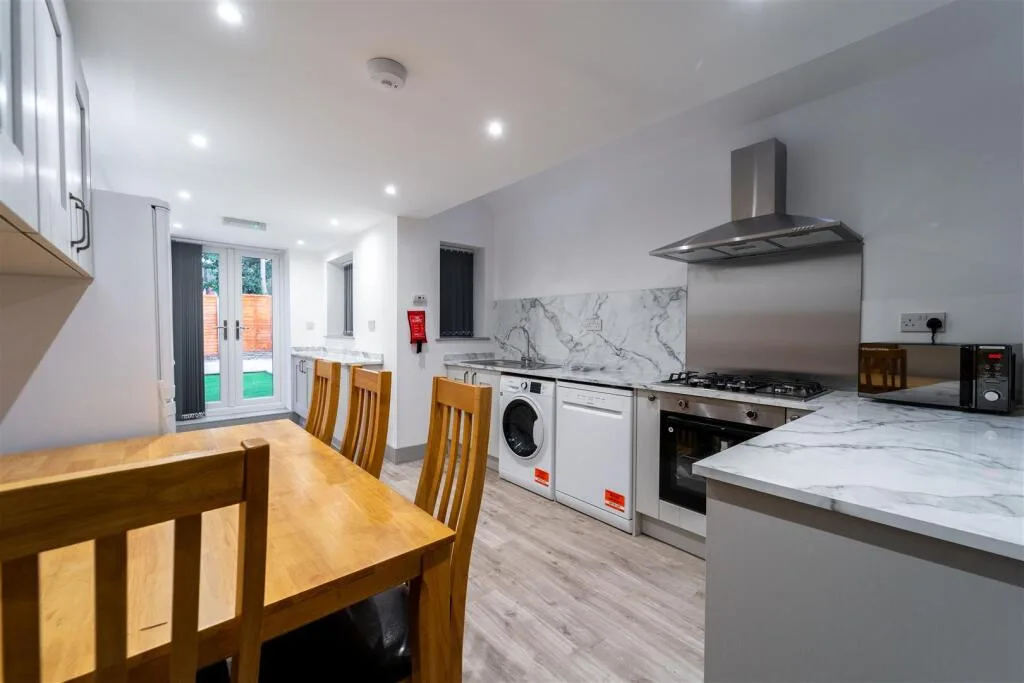 5 bedroom house for rent
