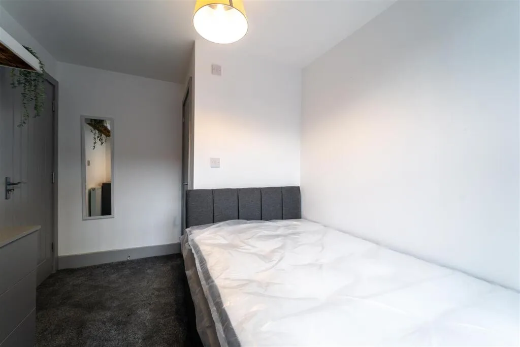 5 bedroom house for rent