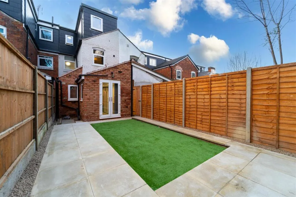5 bedroom house for rent